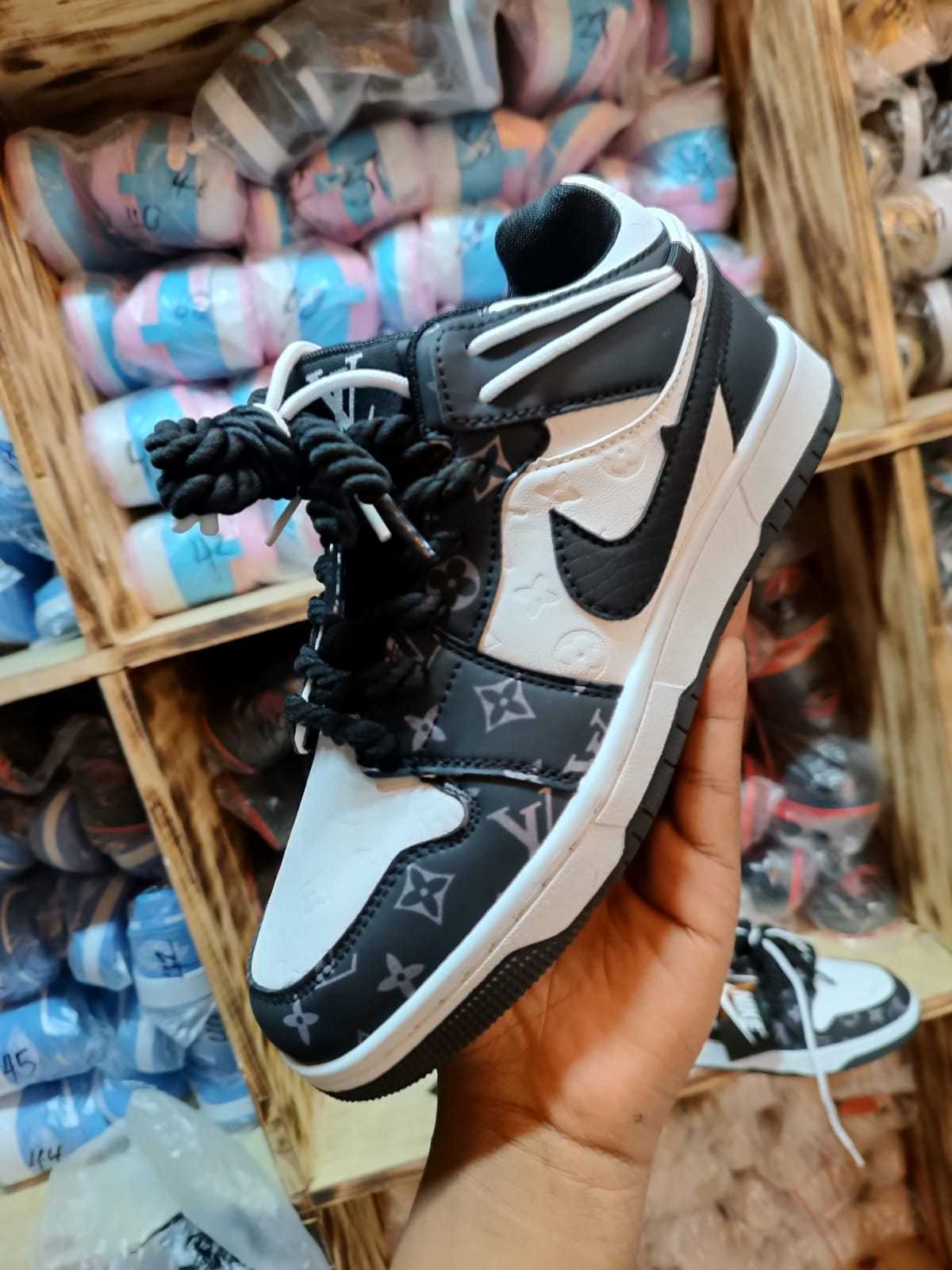 J1 x sb chunky laces