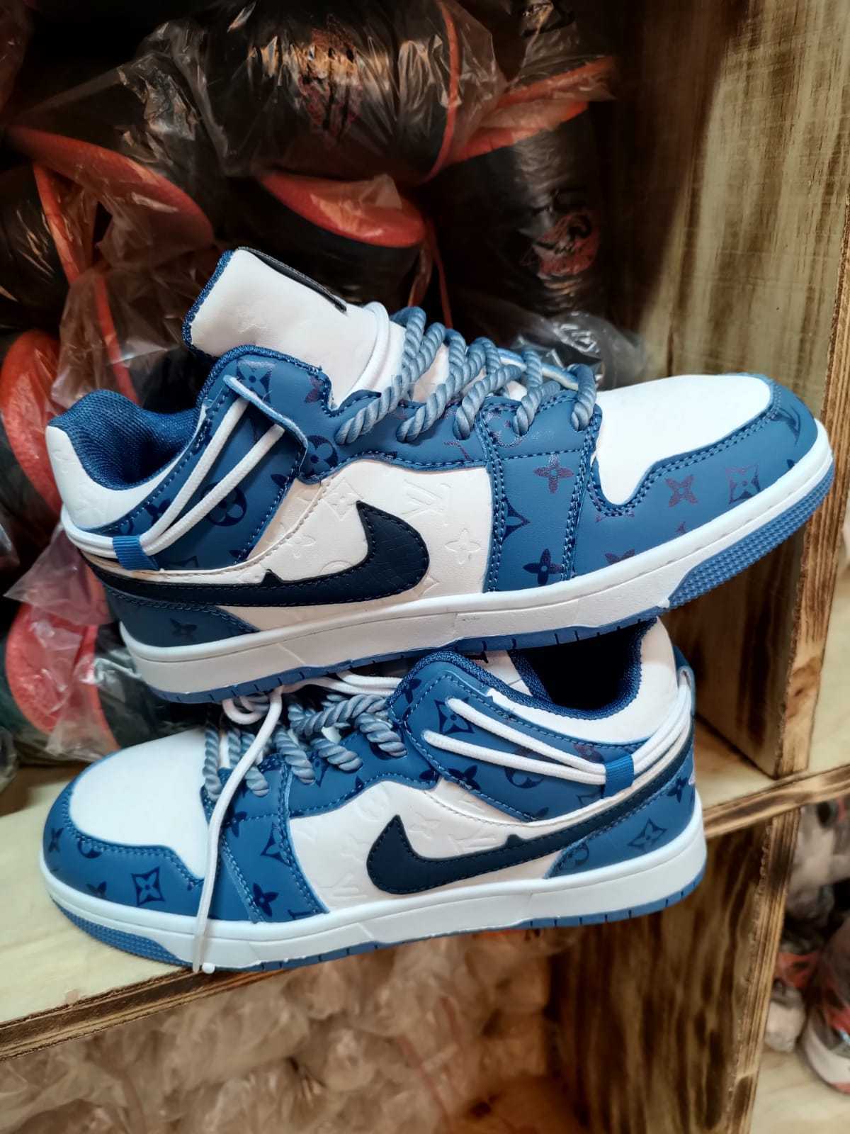 J1 x sb chunky laces