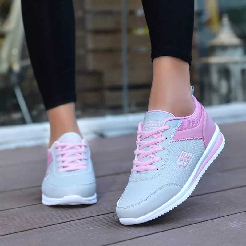 Sports ladies sneakers