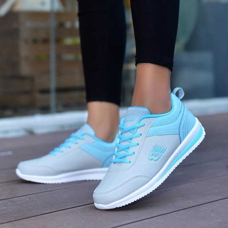 Sports ladies sneakers