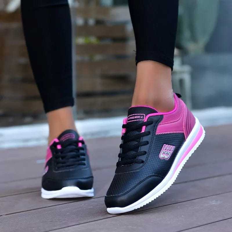 Sports ladies sneakers