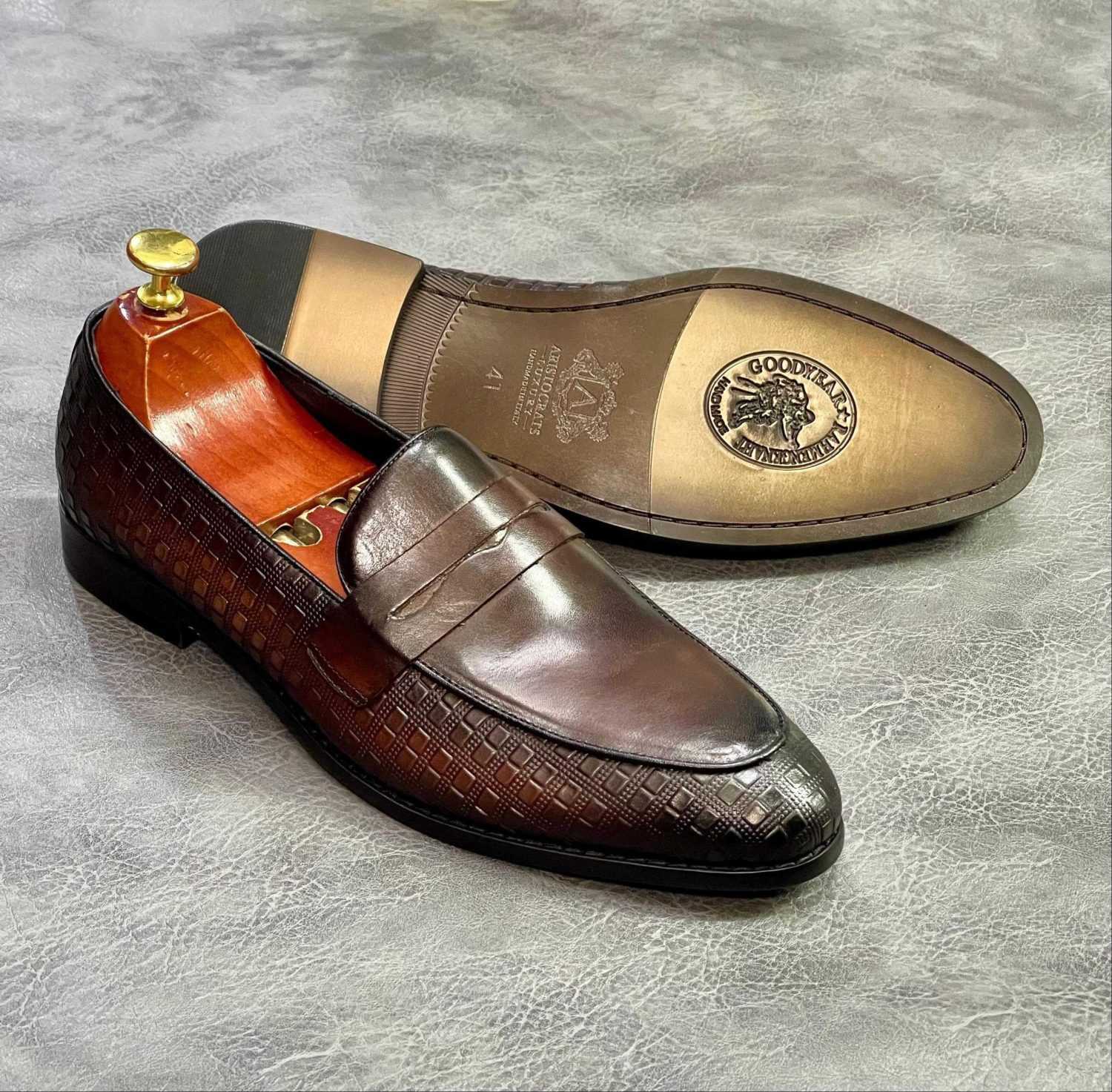 Men's formal shoes