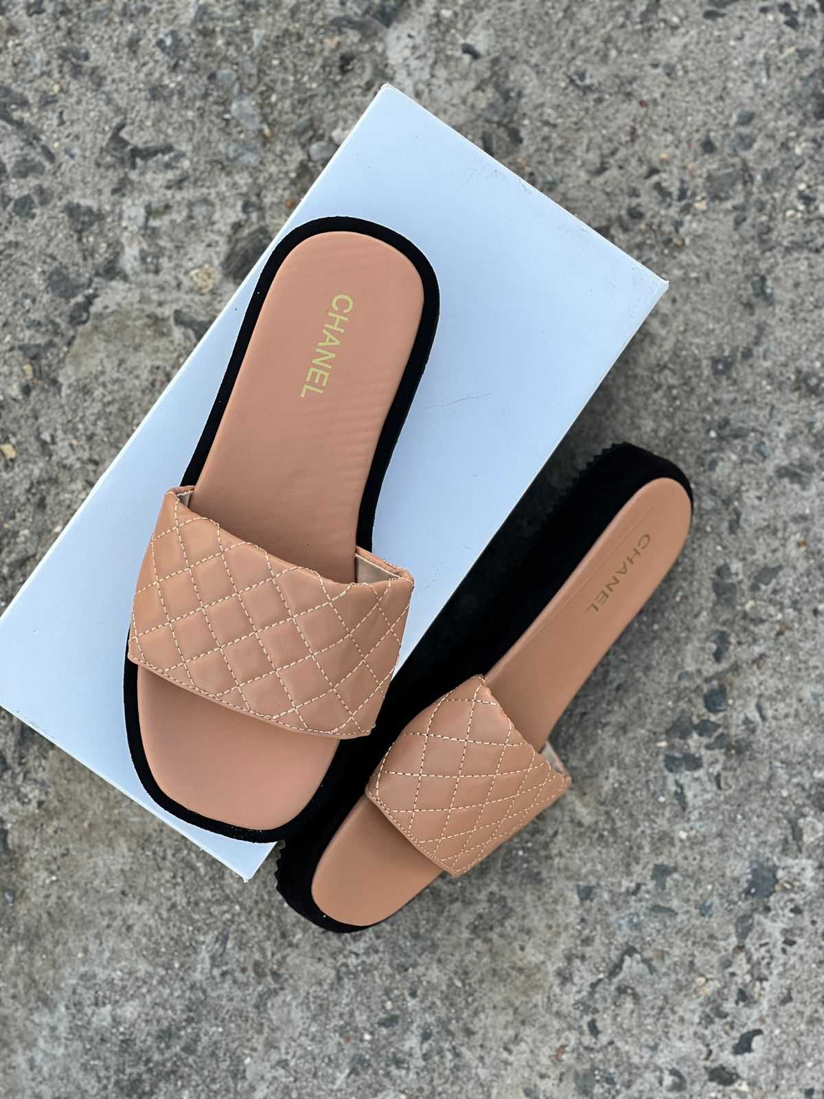 HIGH QUALITY SLIP~ON SANDLES (CHANEL)