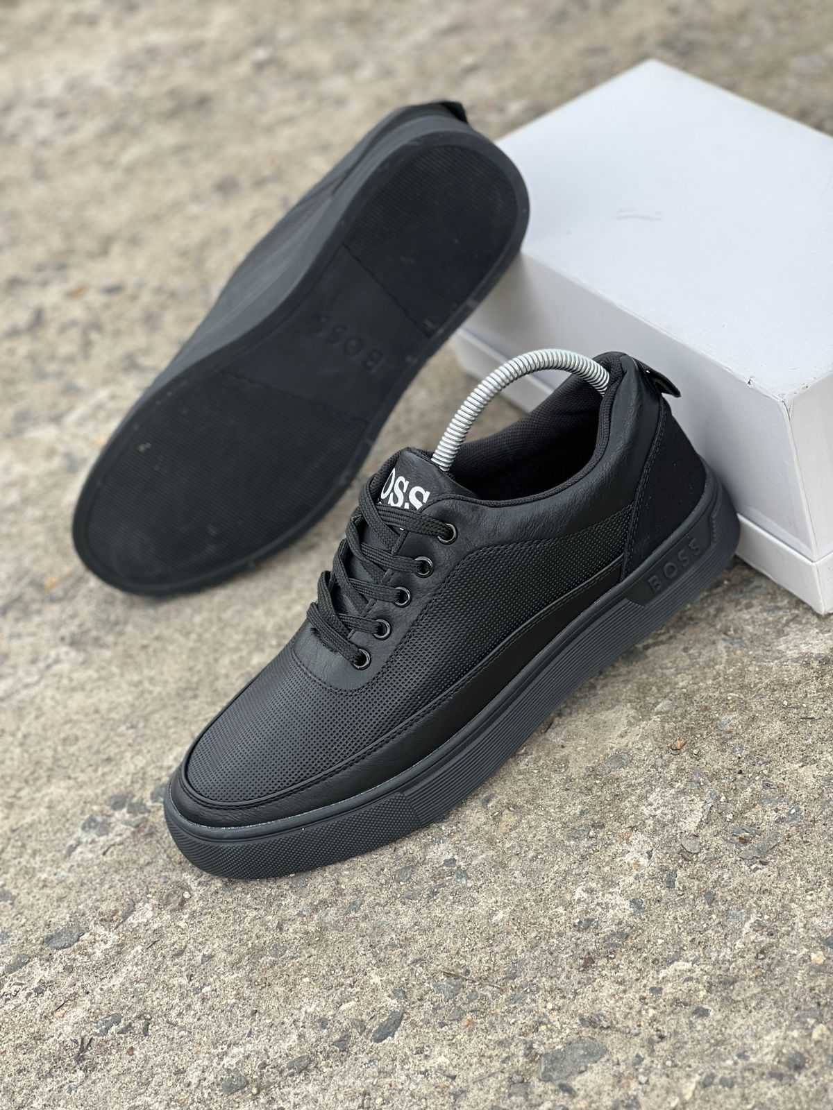 MEN LEATHER LACED CASUALS