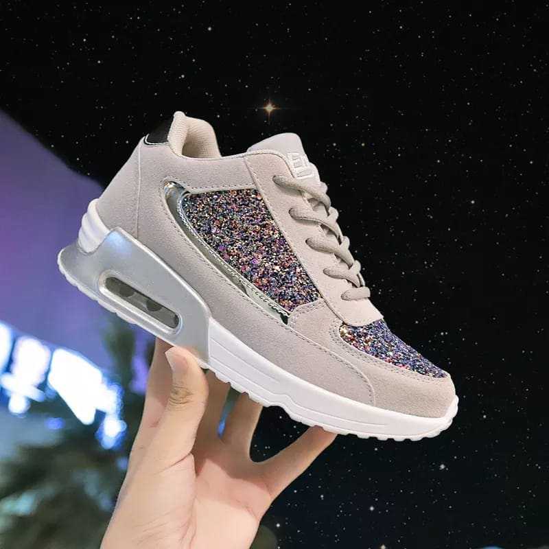 Ladies sneakers