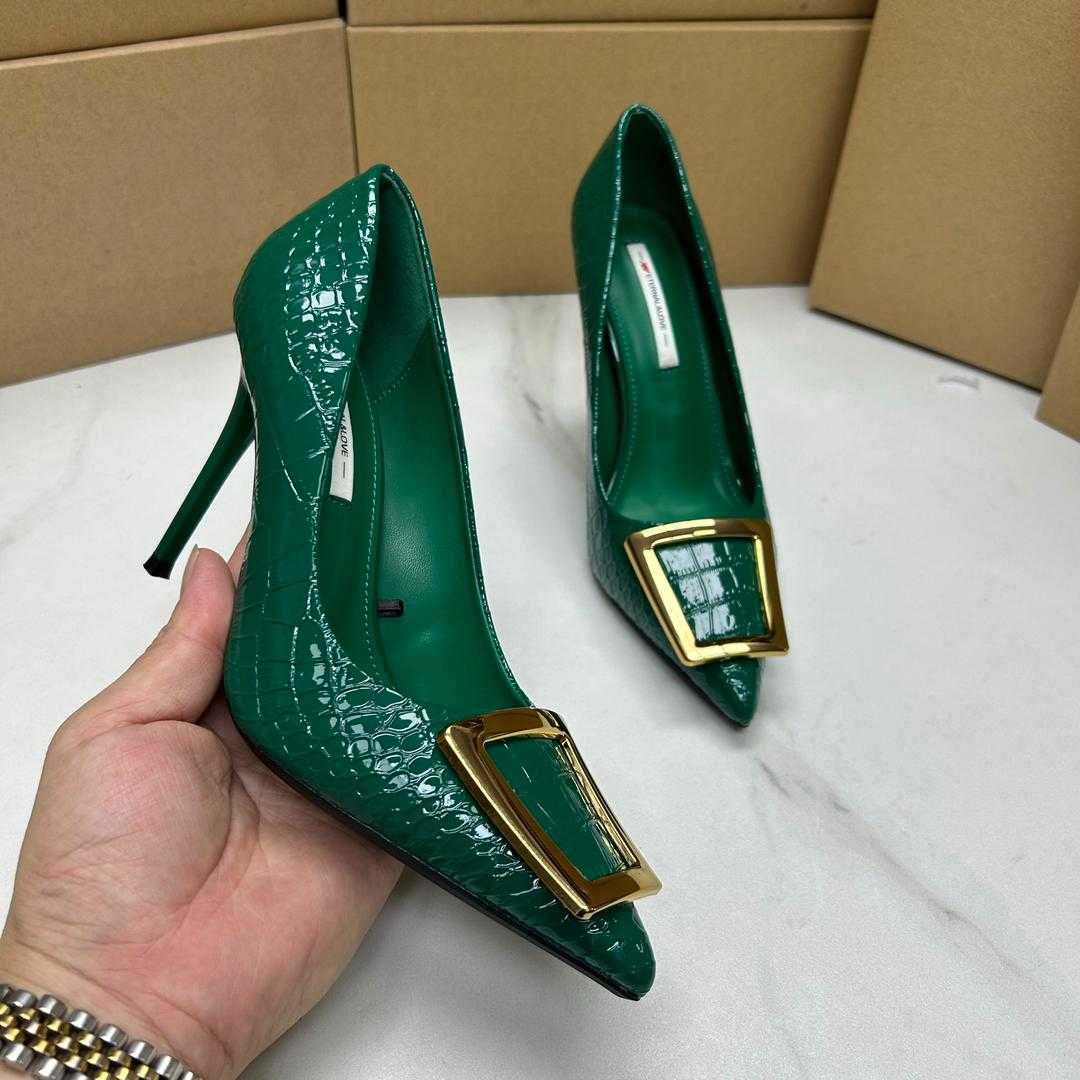 Wetlook High heels