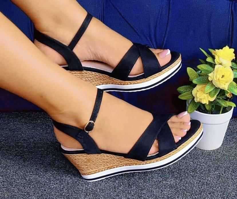 Kiramona Wedge