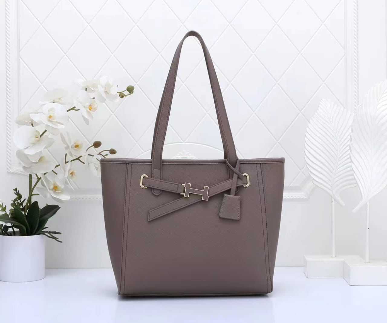 The Ladies H bag 979