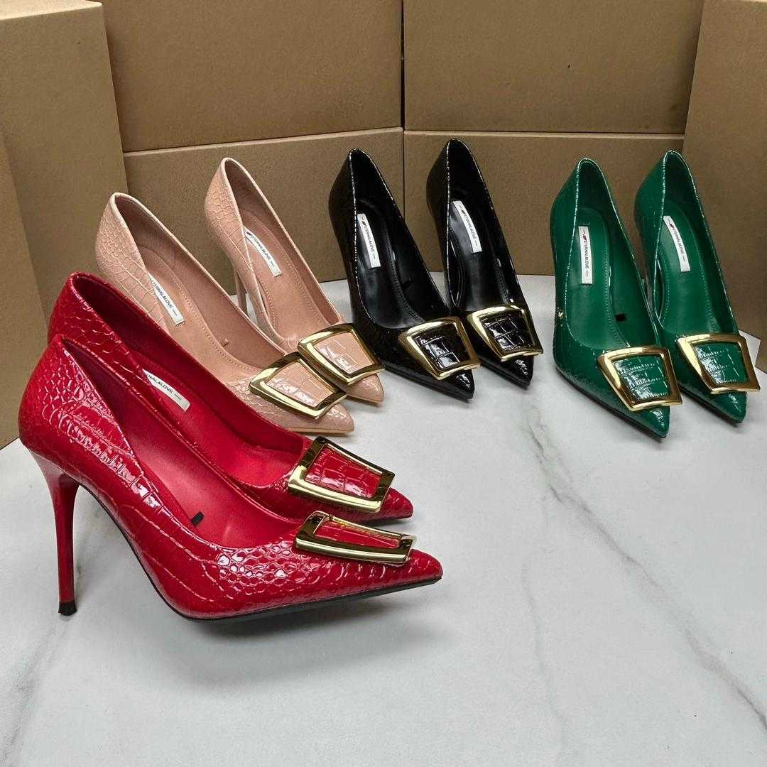 Closed pointed heel