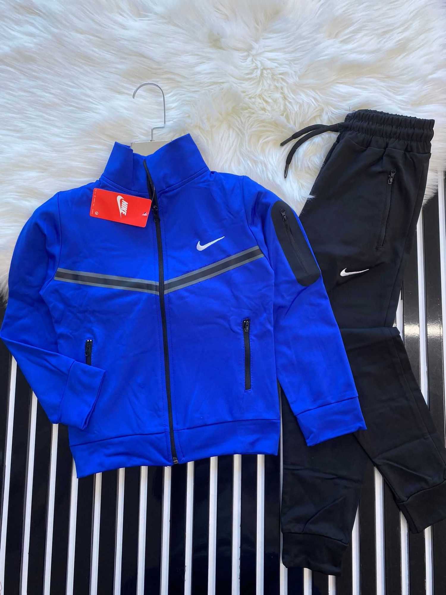 Nike 2 Pieces