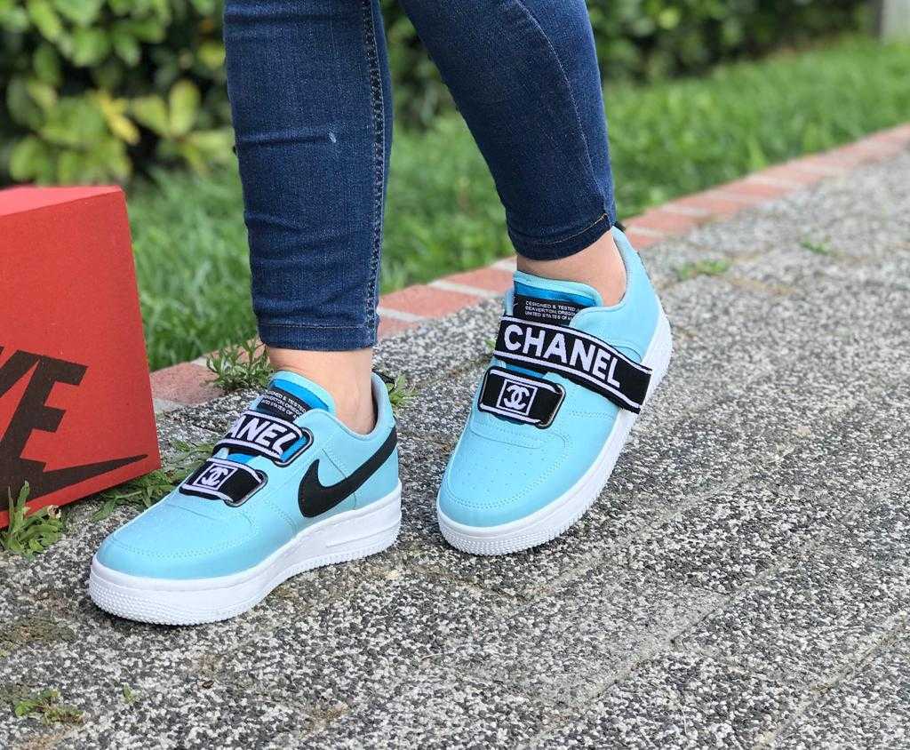 Nike Sneakers