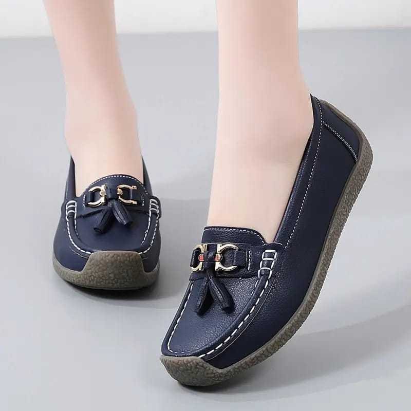 Flat ballet shoes