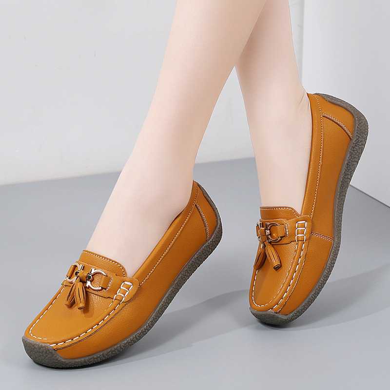 Flat ballet shoes
