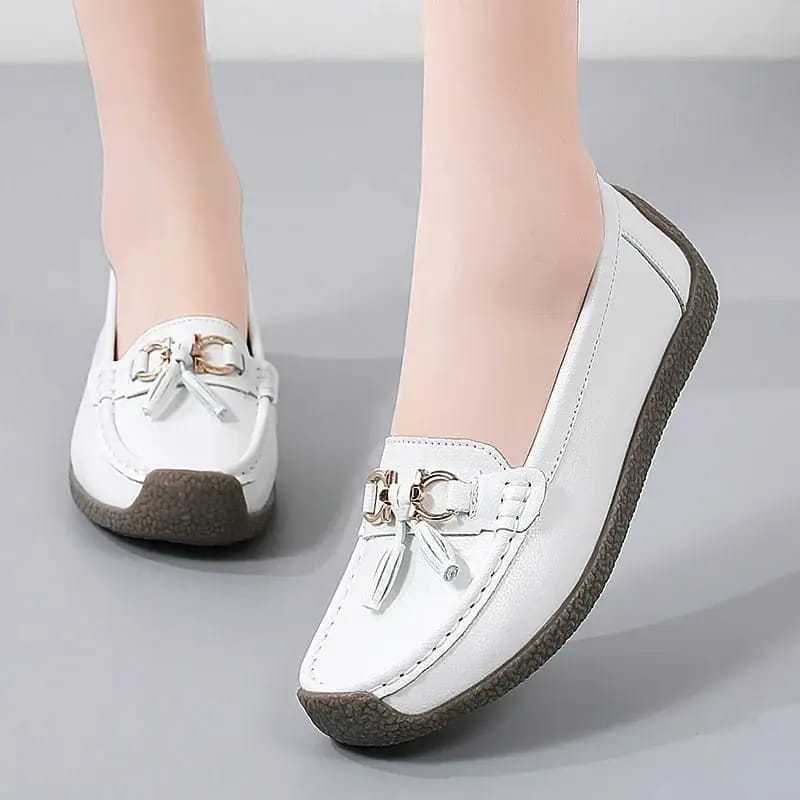 Flat ballet shoes