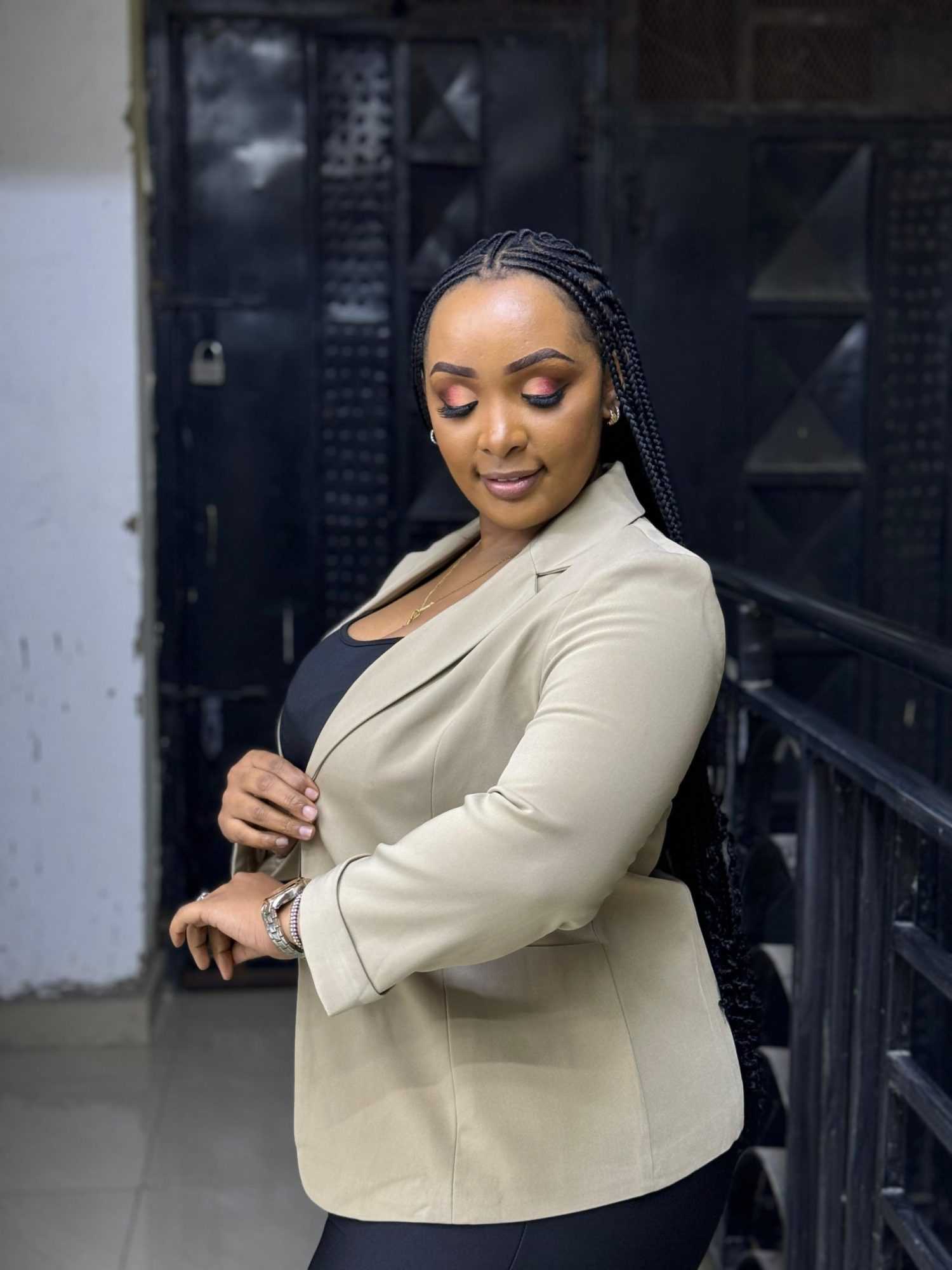 Executive Blazer comes with brooch