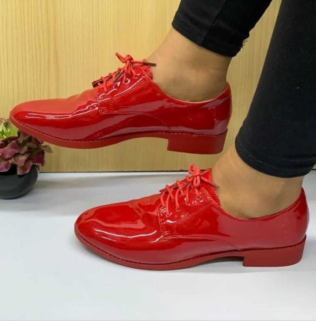 WETLOOK LACED BROGUES