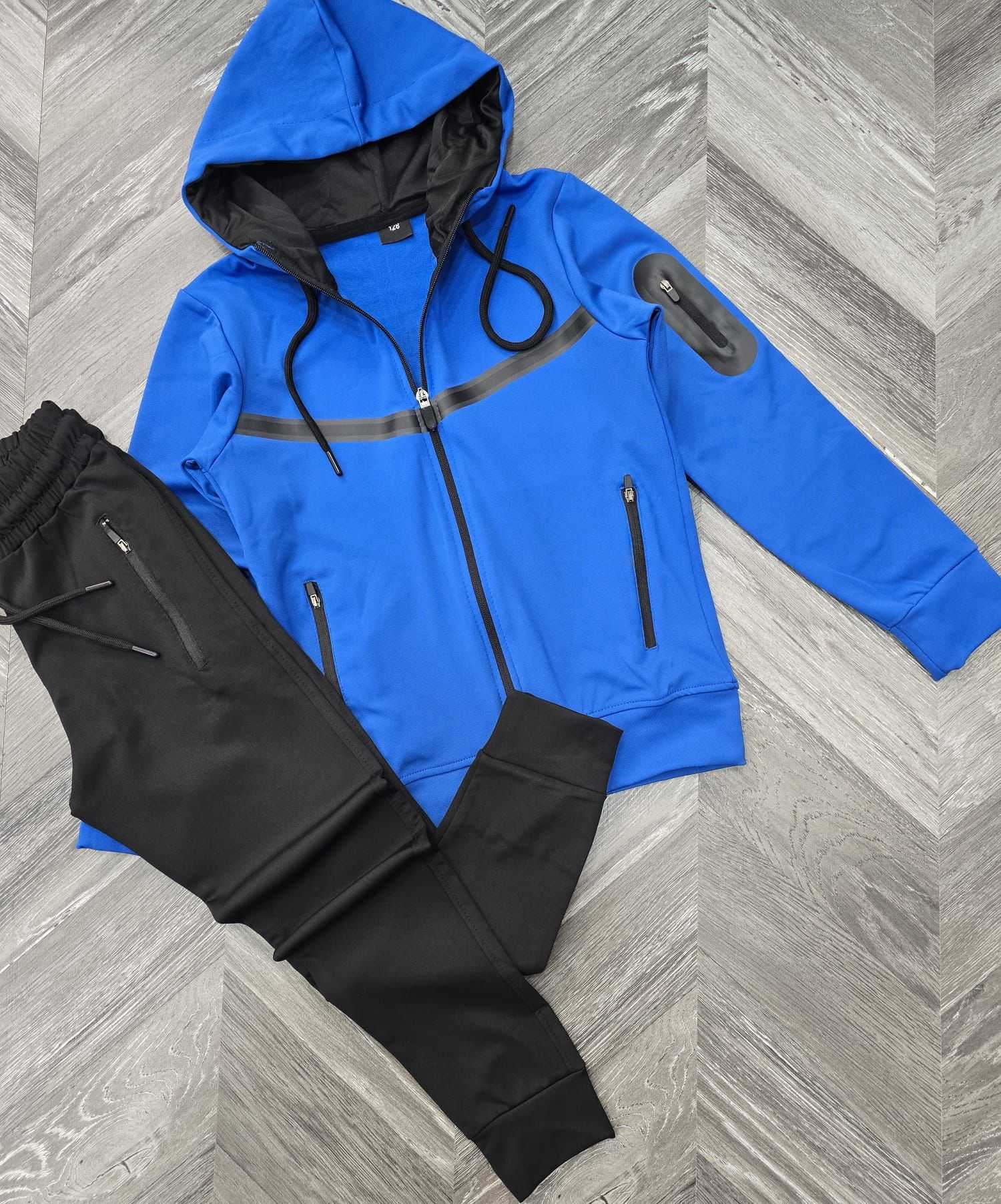 Kid Lacoste truck suit